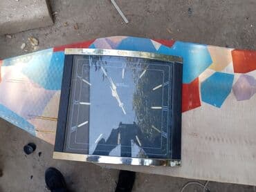 Divar saatları, Mexaniki, Arxa işıq