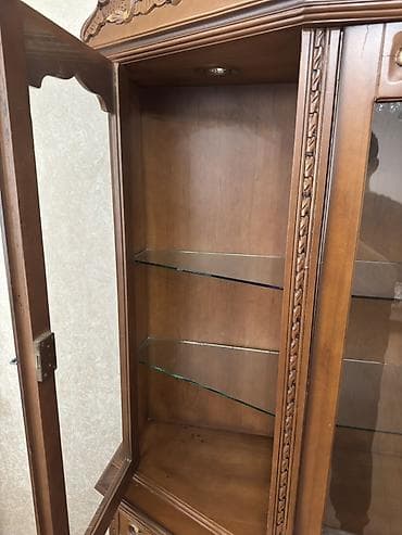 boyuk dolablar: Klassik üslubda vitrin-bufet - Material: tam ağac karkas, yuxarı — 4