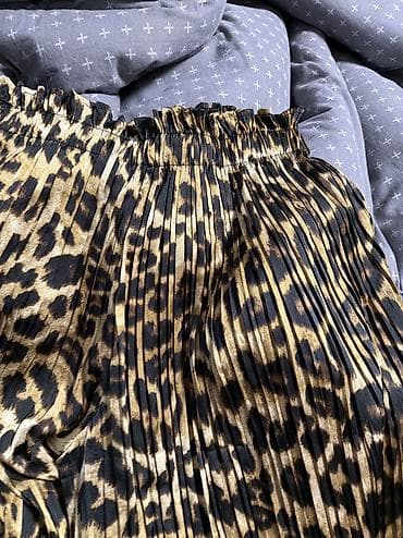 geyim qadin: Leopar naxışlı pliseli ətək - Model: Uzun, axıcı siluetli pliseli — 4