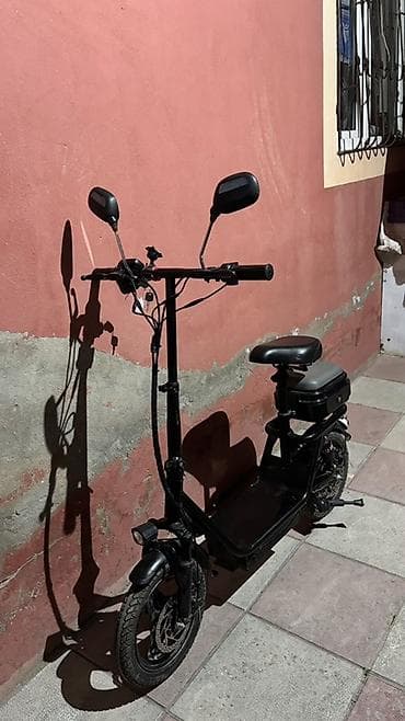 skuter: Elektrik skuter – oturacaqlı, güzgülərlə Xüsusiyyətlər: - Şəhər üçün — 1