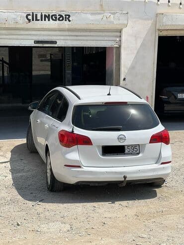 dizel opel astra: Opel Astra: 1.3 l | 2013 il 387523 km Universal — 3