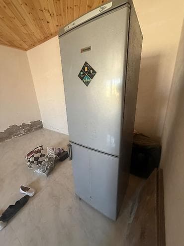 sharp soyuducu servis: Soyuducu
işlək vəzyətdə
yüngül pasları var sürtülüb kraskalanmalıdı — 4