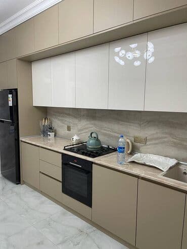 kiraye evler nesimi rayonu: Bayilda 18 mertebeli binanın 18-ci mərtəbəsində yerləşən ümumi sahəsi — 8