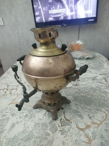 Klassik mis/bronz samovar - Material: mis/bronz gövdə, tökmə