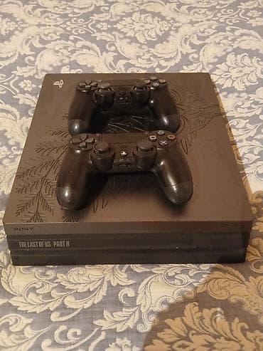 PlayStation4Pro(Limited Editon The Last Of Us) 1TB Yaddaş 2purt ilə