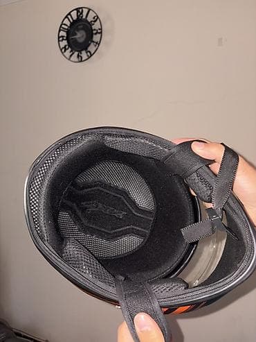 kasklar: Salam kaska yenindir və təmizdir cəmi 9gün istifade olunub real — 1