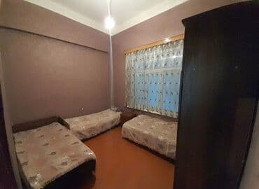 lokbatanda 1 otaqli ev: Geniş və mebel ilə təchiz olunmuş kirayə mənzil. Xüsusiyyətlər: - 1 — 4