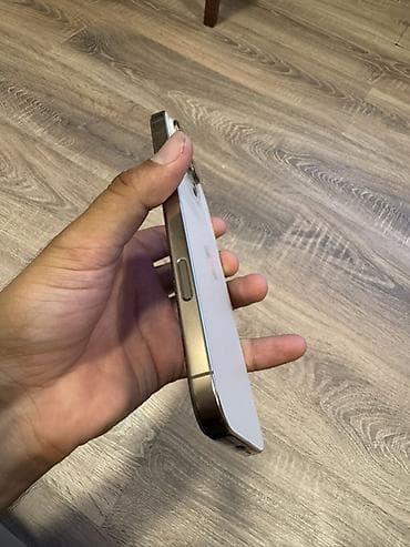 mac pro: IPhone 16 Pro Max, 256 GB, Qızılı, Face ID — 2