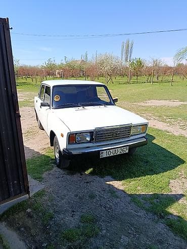 opel vectra 1991 model: VAZ 2107, ağ rəng, sedan gövdə. Xüsusiyyətlər: - 4 qapı, 5 yerlik — 3