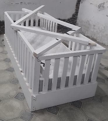uşaq ucun beşik: Oğlan və qız üçün, İşlənmiş, Dördbucaq, Beşik, Dəstsiz, Matras ilə, Yellənmə mexanizmsiz — 4