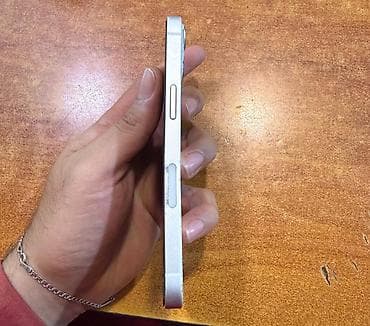 Находки, отдам даром: İphone 13 
Pil 82% hərşeyi işləyir 
450 m — 6