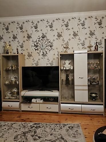 Qonaq otağı və yataq otağı üçün mebel dəsti Qonaq otağı üçün: - TV