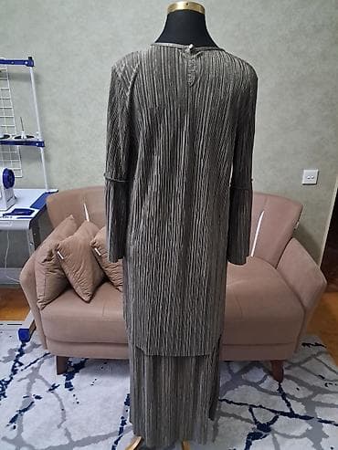 xonca desti: Hicab Paltarı Satılır Xaki(tünd yaşıl) rəngli, sadə, zərif hicablı — 2