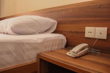 хостел двухместный: Obyekt icarəyə verilir. Obyektin ümumi ərazisi 1.5 hektardi. 3 — 12