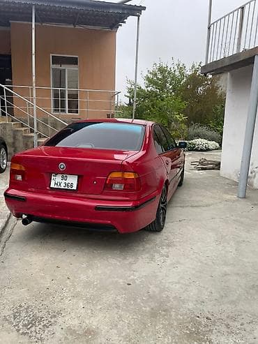 ceşka stop: BMW 5 Series sedan (E39) – qırmızı rəngdə, 4 qapılı. Xüsusiyyətlər və — 10