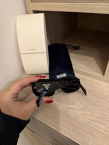 Eynəklər: Original Prada gün eynəyi. Avropadan alınıb. Qara rəngdədir, əla — 4