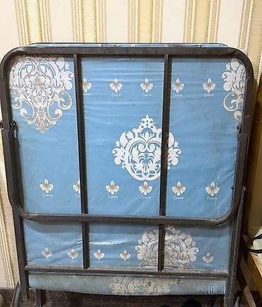 Dəmir çarpayı karkası və döşək - Material: möhkəm metal karkas, enli