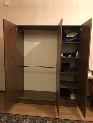 Lüğətlər: İşlənmiş, Açılan, 3 qapılı Düz dolab, Şifonyer — 2