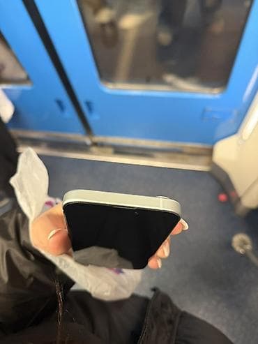 usb kaset: IPhone 15, Gümüşü, Face ID — 2