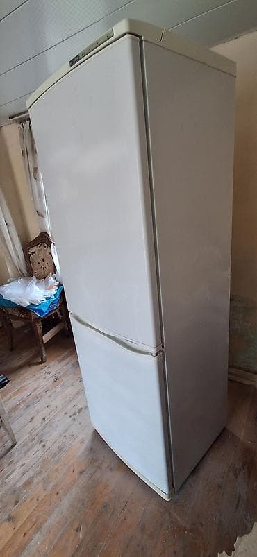 iphone 4 qiyməti: İşlənmiş 2 qapılı Atlant Soyuducu Satılır, rəng - Ağ, Təkərli — 1