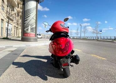 квадроцикл в баку: Şəhər daxili sürüş üçün ideal, qırmızı rəngli skuter. Xüsusiyyətlər — 4