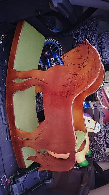 Taxta yelləncək at – uşaq üçün - Material: bərk taxtadan hazırlanmış