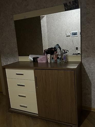 taxta komod: Geniş güzgülü makiyaj/komod stolü - Material: ağac toxumalı laminat — 1