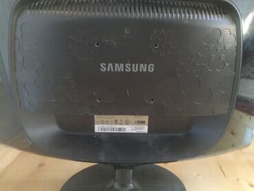 vətən komputer: Samsung LCD monitor - Ekran ölçüsü: təxminən 21–22 düym (genişformat) — 3