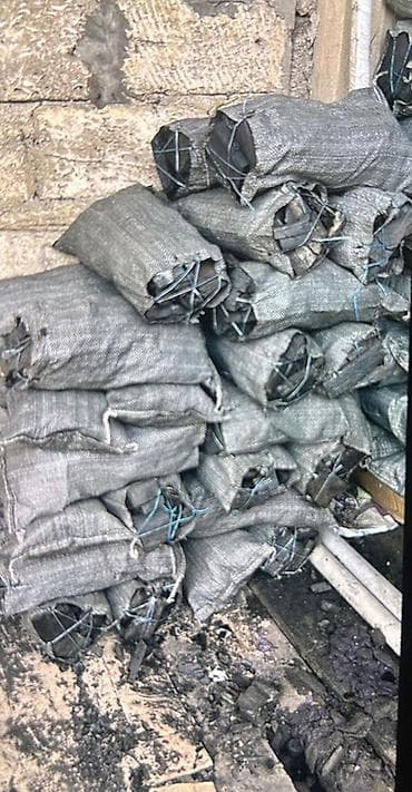 Mangal və soba üçün qablaşdırılmış kömür - Tərkib: Təbii ağac kömürü