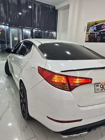 mersedes e klass: Kia Optima: 2 l | 2013 il Sedan — 5