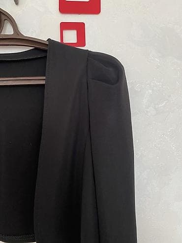 kostüm: Qara Qadın Qısa pencək. - Rəng: qara - Üslub: qısa bolero, açıq ön — 2