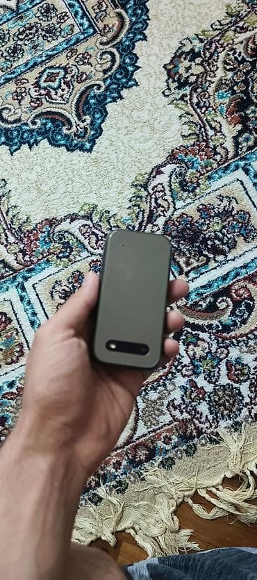 data modem sim card: HMD qapaqlı mobil telefon Xüsusiyyətlər: - Qapaqlı (flip) dizayn — 4