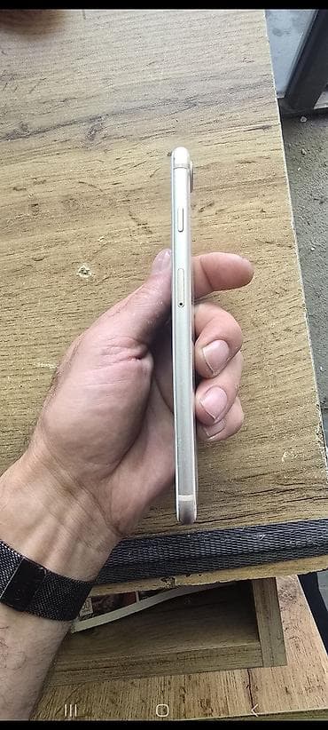 philips xenium 9@9d: IPhone 8 Plus, 64 GB, Matte Gold, Barmaq izi — 4