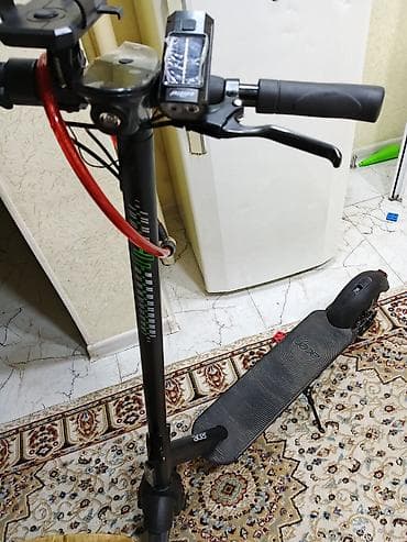 Təxmini 20 gün kuryer işləmişəm restorana işe girdim deyə satıram Ece