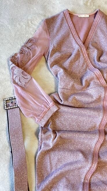 платья на прокат в баку: Təsvir: - Model: “wrap” effektli, V-yaxa, beldən oturan, ön hissəsi — 1