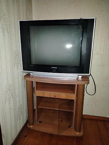 Samsung kineskop televizor + taxta TV stendi bir yerdə satılır