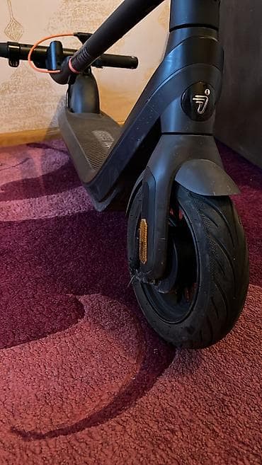 İşlənmiş Elektrik samokat 10", 501 - 750 Vt, 16 - 25 km/s