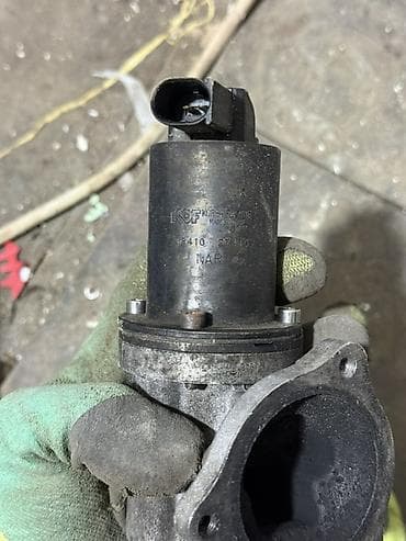 jiquli matoru: Hyundai/Kia EGR klapanı (egzoz qazlarının təkrar dövriyyə klapanı) - — 2