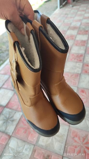 botlar: Qış üçün isti iş çəkmələri - Material: qalın, möhkəm qara dəriyə — 5