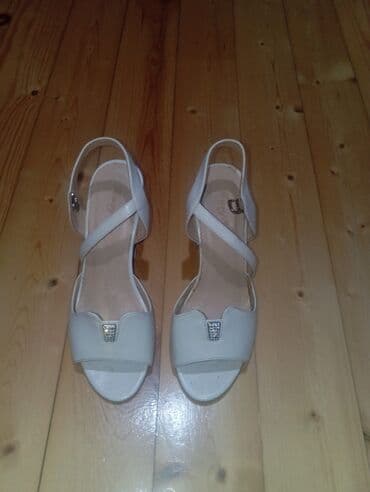 Ölçü: 36, rəng - Bej, İşlənmiş