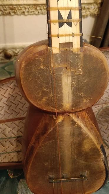 Клавишные инструменты: Satılır: Azərbaycan tarı (futlyarla) 1958 il - Əl işi, klassik — 2