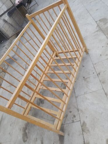 Oğlan və qız üçün, Beşik