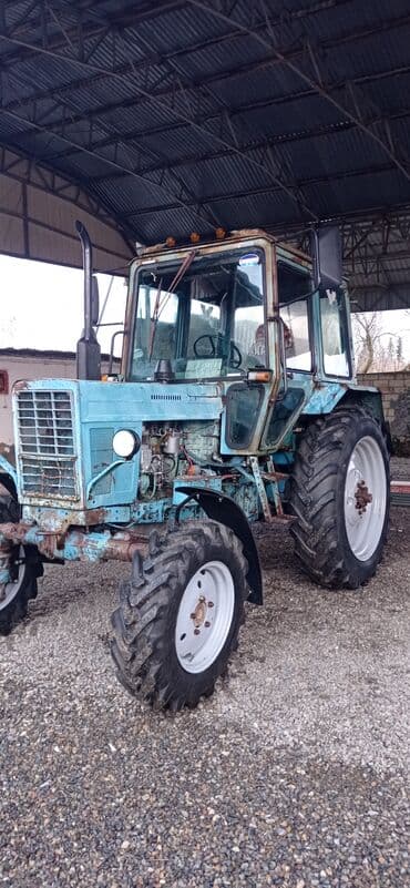 Satılır👍82 traktor zavodu ili 1990