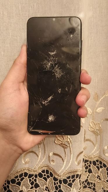 irşad xaladelnik: Samsung A03s modelidir 32/4gb yaddaşı var qara rəngdədir. korpusda — 3