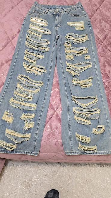 ağ şalvar: Cəmi 2 dəfə geyinilib yenidir. Geniş kəsimli, açıq mavi — 1