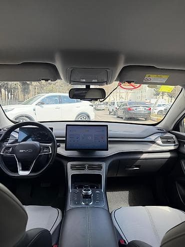 erikson t 28: BYD Qin Plus: 1.5 l | 2025 il 34000 km Sedan — 7