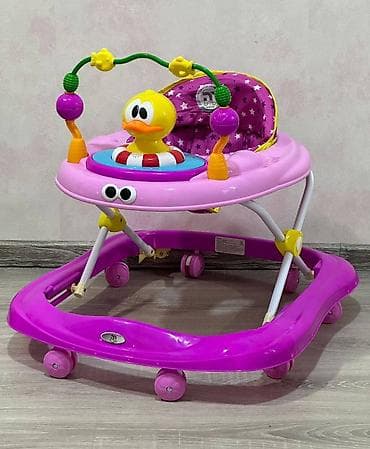 Uşaq gəzdiricisi Bambi M 3501, artıq müstəqil oturan körpəni