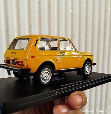 real gitara: Model avtomobil – VAZ-2121 “Niva”Hachette miqyası 1:24 - Kolleksiya — 2