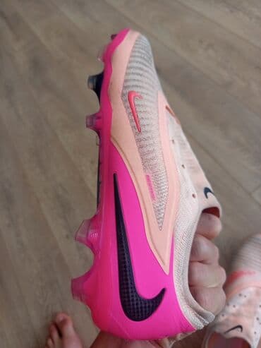 Butslar Nike, Ölçü: 43, İşlənmiş