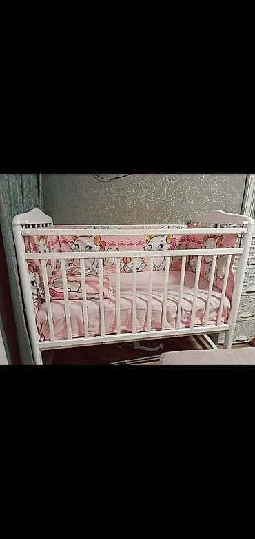 Oğlan və qız üçün, İşlənmiş, Dördbucaq, Beşik, Dəst ilə, Matras ilə, Yellənmə mexanizm ilə